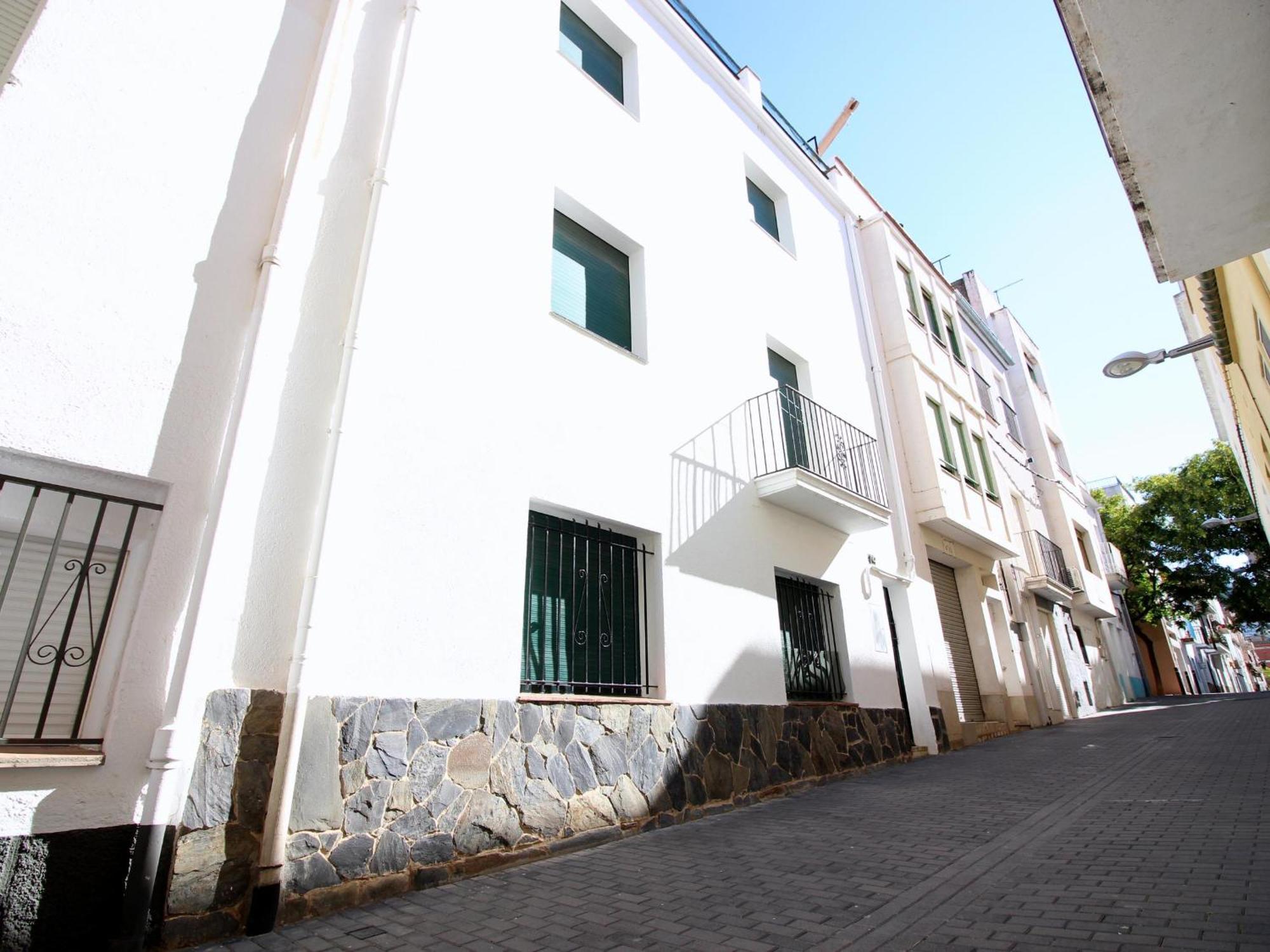 Apartment Centrico En Roses, A 300m De La Playa, Con Terraza Solarium Y Wifi. - Es-228-97 *
